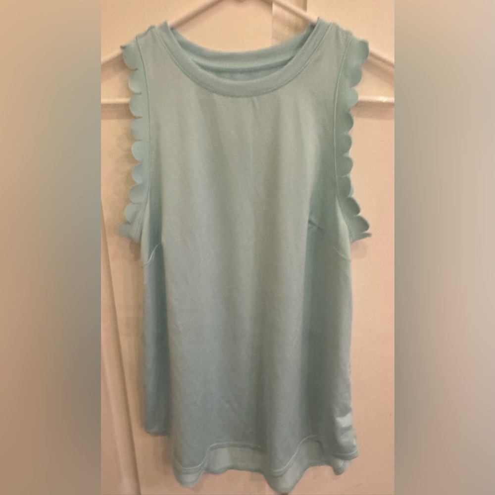 Crown and Ivy Teal Scalloped Sleeve Tank